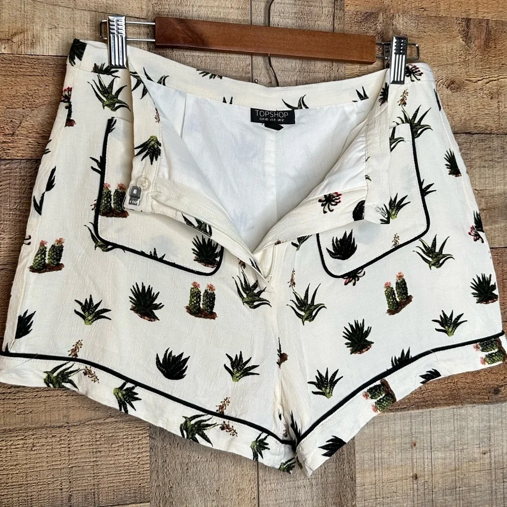 TOPSHOP Cactus Print High Waisted Shorts 8 - Picture 8 of 11